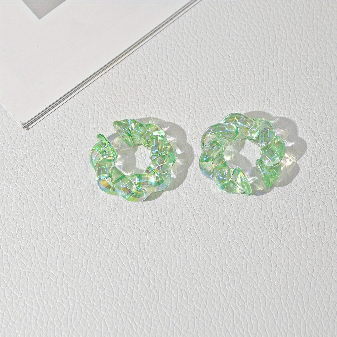 2pcs Acrylic Twist Ear Clips Earring Set Dopamine Colorful No Piercing